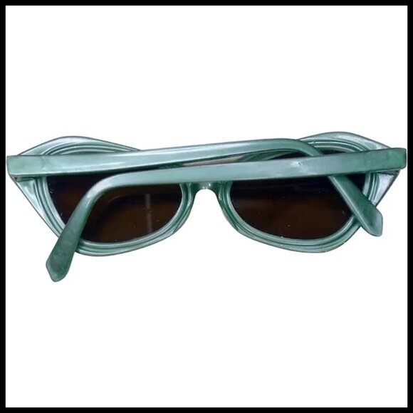 Retro Cateye Green Retro Marble Look Sunglasses - 50s via 70s - Picture 6 of 12